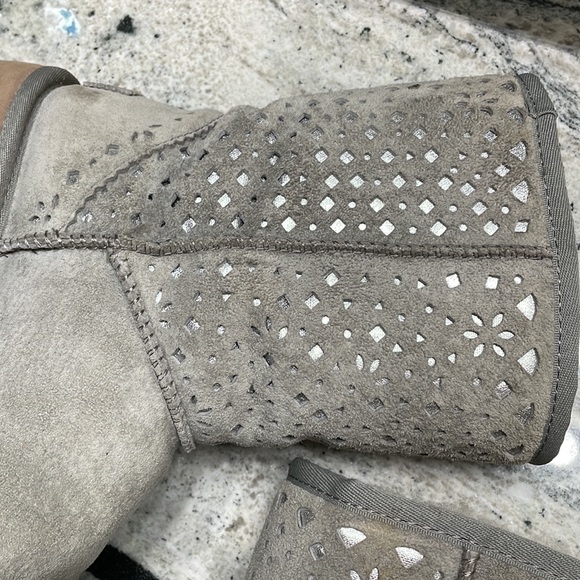 *RARE* UGG Cutout Short Boots - Picture 10 of 15